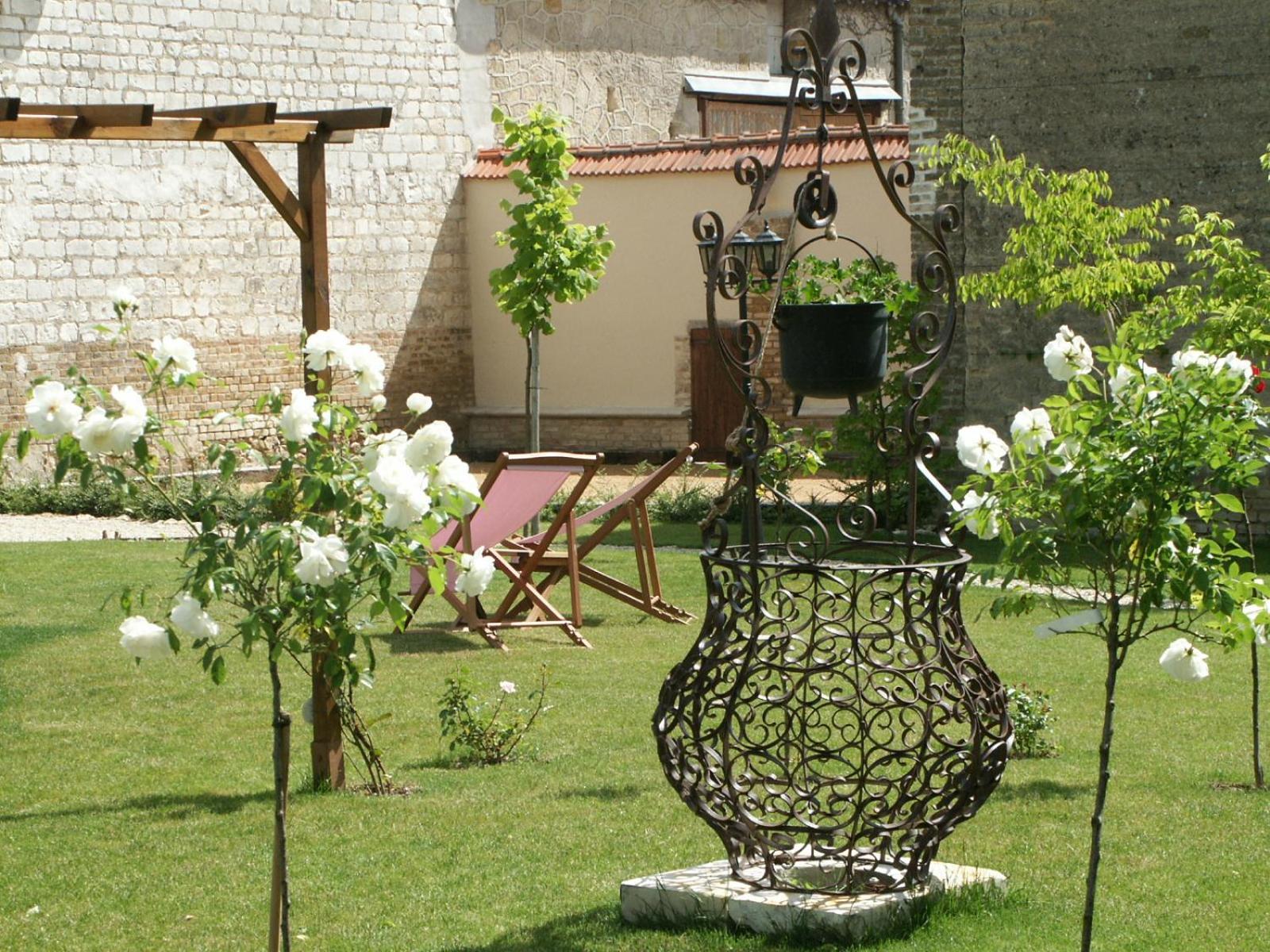 La Closerie Des Sacres Lavannes Εξωτερικό φωτογραφία